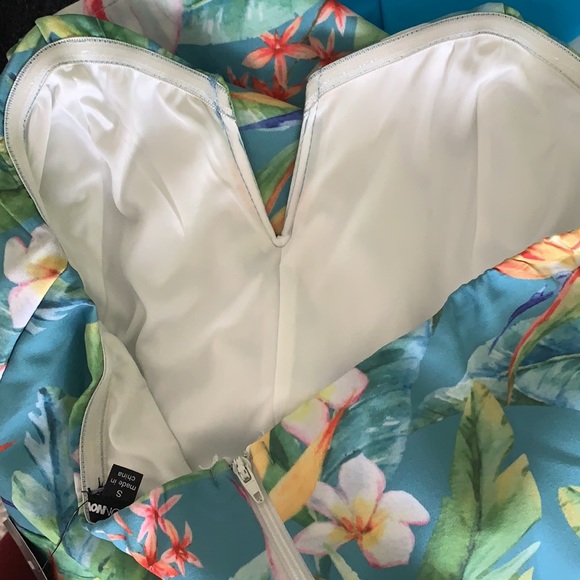 Tropical pattern romper - Picture 7 of 8